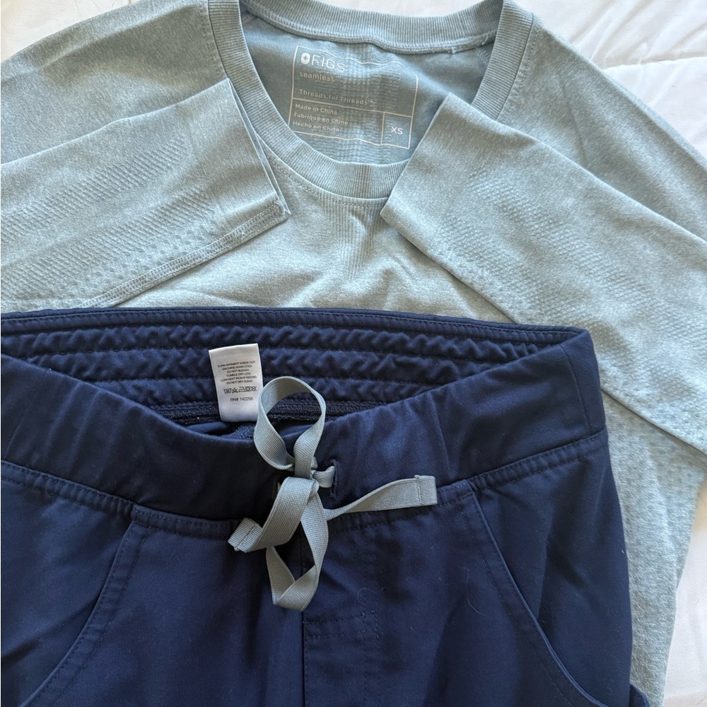 Figs Long Sleeve Top in dusty blue - Picture 2 of 4